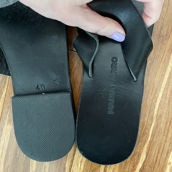 Real leather black flat slip on sandals - Picture 3 of 4